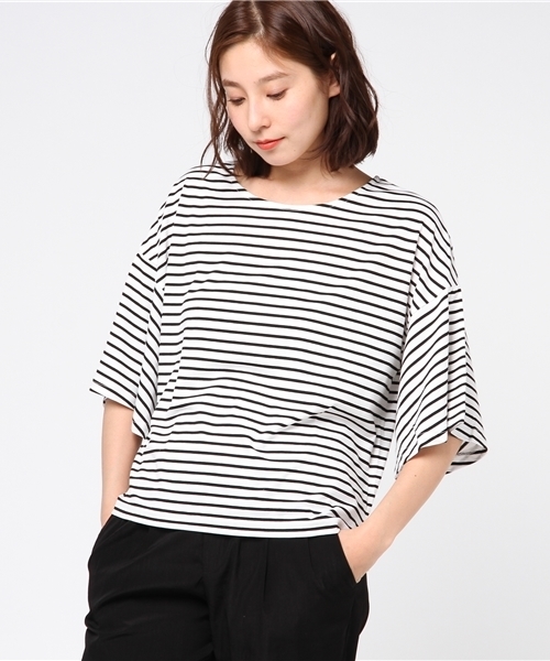 Honeys（ハニーズ）の「ＵＶカット 吸水速乾でさらさら着心地フレア袖プルオーバー（Tシャツ/カットソー・レディース・ブルー/オフホワイト/ピンク/ネイビー/ブラック/ライトピンク/ホワイト×ブラック・M/L/S）」の3枚目の写真