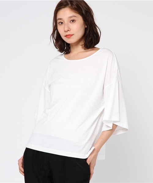 Honeys（ハニーズ）の「ＵＶカット 吸水速乾でさらさら着心地フレア袖プルオーバー（Tシャツ/カットソー・レディース・ブルー/オフホワイト/ピンク/ネイビー/ブラック/ライトピンク/ホワイト×ブラック・M/L/S）」の2枚目の写真