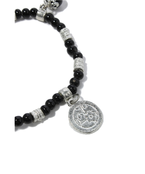 ROSE BUD(ローズバッド)の「(HF ACCESSORIES)B-24142 BEADS BRACELET WITH HEART(ブレスレット・レディース・ブラック×シルバー・ONE SIZE)」の5枚目の写真