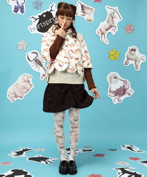 bortsprungt.（ボシュプルメット）の「夜空のパーティ中綿スカラップ