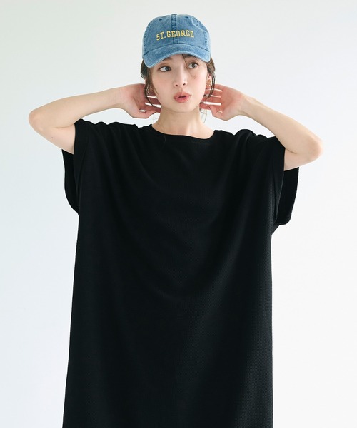 coca（coca）（コカ）の「エンボス加工ボートネックロングワンピース（ワンピース・レディース・ブラック/ブラウン・ONE SIZE/S/L/M）」の5枚目の写真