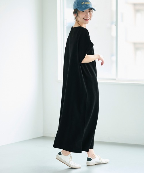 coca（coca）（コカ）の「エンボス加工ボートネックロングワンピース（ワンピース・レディース・ブラック/ブラウン・ONE SIZE/S/L/M）」の6枚目の写真