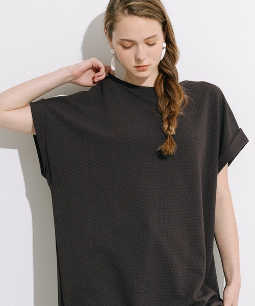 coca(coca)(コカ)の「エンボス加工ボートネックロングワンピース(ワンピース・レディース・ブラック/ブラウン・ONE SIZE/S/L/M)」の12枚目の写真