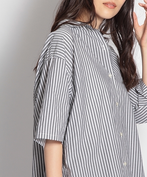 niko and...（ニコアンド）の「レギュラー抜け襟シャツ（シャツ/ブラウス・レディース・ライトグレー/ブラック/クリーム/アイボリー・MEDIUM/LARGE）」の2枚目の写真