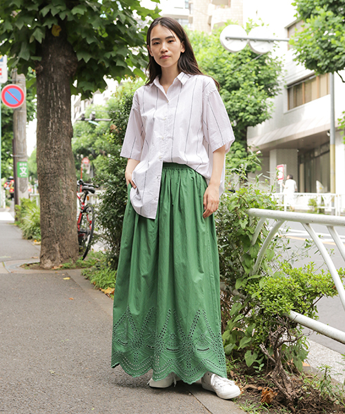 niko and...（ニコアンド）の「レギュラー抜け襟シャツ（シャツ/ブラウス・レディース・ライトグレー/ブラック/クリーム/アイボリー・MEDIUM/LARGE）」の19枚目の写真