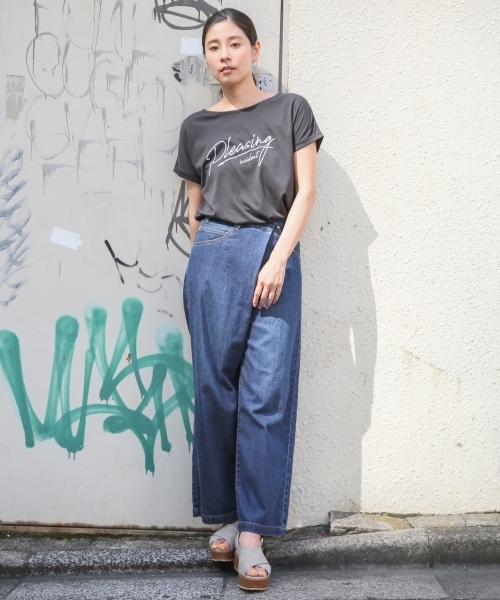LEPSIM(レプシィム)の「80‘sライクロゴT/SS 802013(Tシャツ/カットソー・レディース・オフホワイト/ブラック/チャコールグレー・FREE)」の9枚目の写真