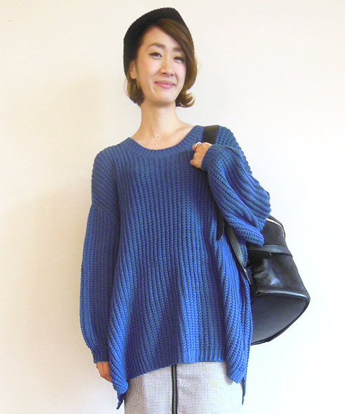 WHO'S WHO gallery（フーズフーギャラリー）の「ローゲージBIGニット（ニット/セーター・レディース・アイボリー/ブラック/ブルー/オレンジ・FREE）」の3枚目の写真