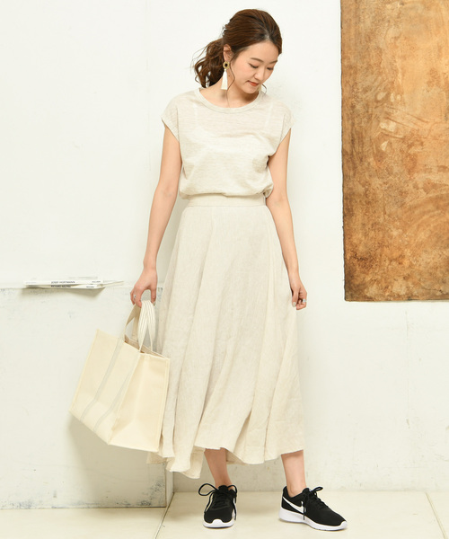 DouDou（ドゥドゥ）の「マキシフレアスカート（スカート・レディース・ベージュ/ネイビー/グリーン/ブラック/ライトベージュ/オフホワイト・38/36）」の13枚目の写真