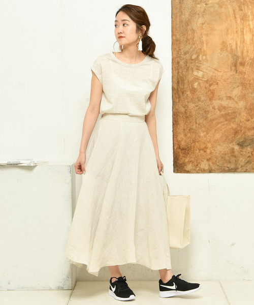 DouDou（ドゥドゥ）の「マキシフレアスカート（スカート・レディース・ベージュ/ネイビー/グリーン/ブラック/ライトベージュ/オフホワイト・38/36）」の9枚目の写真