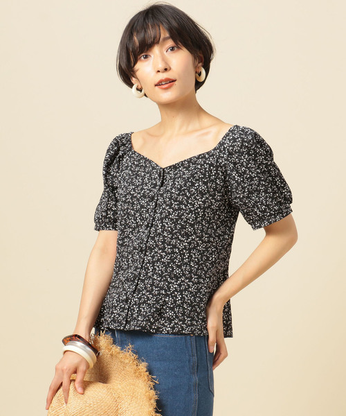 Doux archives Hamac(ドゥアルシーヴ アマーク)の「【Hamac】小花柄オフショルブラウス(シャツ/ブラウス・レディース・ブラック/オフホワイト・FREE)」の2枚目の写真