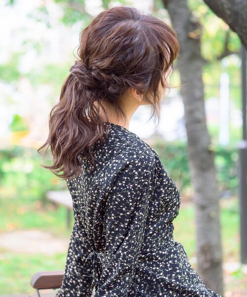 LINEASTORIA(リネアストリア)の「【ポニーテール】ブリッジポニーテール フリルカールミディ(ウィッグ・レディース・その他5/その他4/その他2/その他3/その他6/その他1・FREE)」の4枚目の写真