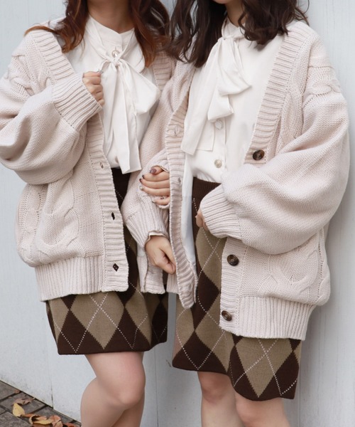 PairPair（ペアペア）の「裏地付きケーブルニットカーデ（その他アウター・レディース・ベージュ/モカ/アイボリー・FREE）」の2枚目の写真