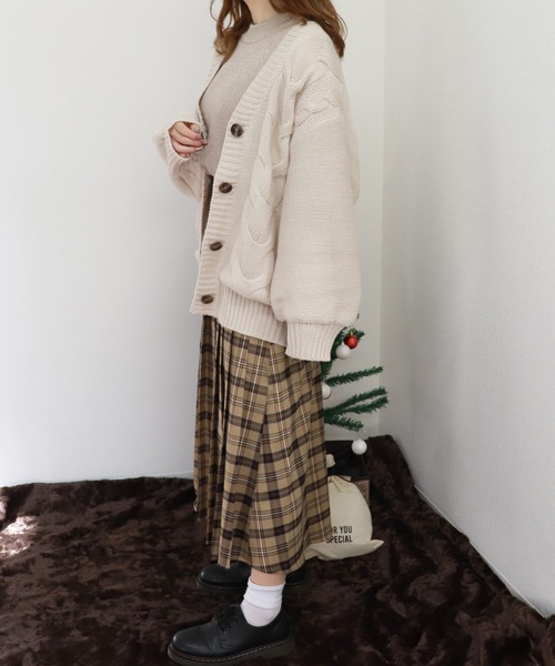 PairPair（ペアペア）の「裏地付きケーブルニットカーデ（その他アウター・レディース・ベージュ/モカ/アイボリー・FREE）」の8枚目の写真
