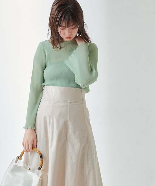 natural couture（ナチュラルクチュール）の「【WEB限定カラー有り】細プリーツシフォンメローTブラウス（シャツ/ブラウス・レディース・ブラック/ベージュ/オフホワイト/ピンク/ミント/オレンジ・FREE）」の4枚目の写真