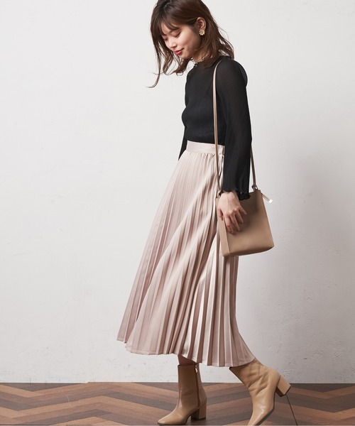 natural couture（ナチュラルクチュール）の「【WEB限定カラー有り】細プリーツシフォンメローTブラウス（シャツ/ブラウス・レディース・ブラック/ベージュ/オフホワイト/ピンク/ミント/オレンジ・FREE）」の10枚目の写真