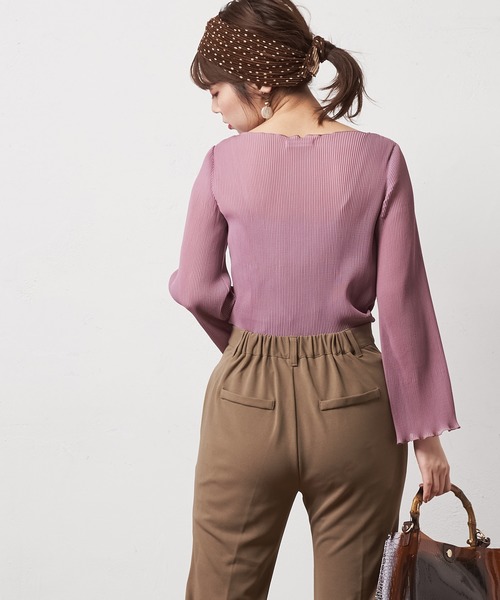 natural couture（ナチュラルクチュール）の「【WEB限定カラー有り】細プリーツシフォンメローTブラウス（シャツ/ブラウス・レディース・ブラック/ベージュ/オフホワイト/ピンク/ミント/オレンジ・FREE）」の17枚目の写真