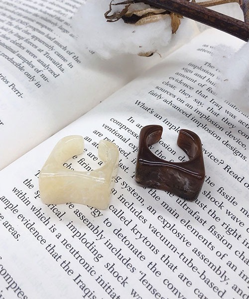 PairPair(ペアペア)の「ベッコウスクエアリング(AR)(リング・レディース・ブラウン系その他/アイボリー・FREE)」の3枚目の写真