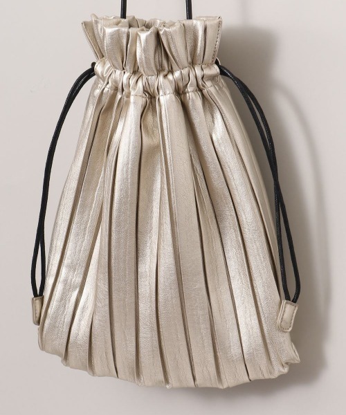 cepo（セポ）の「プリーツ　巾着バッグ（ハンドバッグ・レディース・ブラック/オフホワイト/ゴールド・FREE）」の16枚目の写真