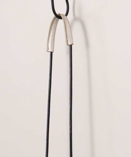 cepo（セポ）の「プリーツ　巾着バッグ（ハンドバッグ・レディース・ブラック/オフホワイト/ゴールド・FREE）」の18枚目の写真