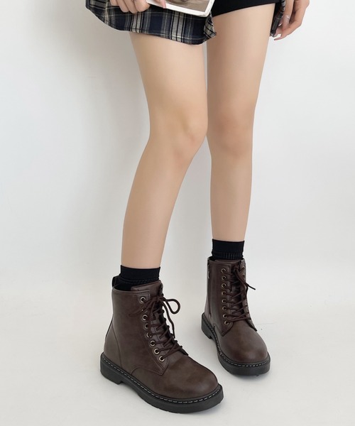 Shoes in Closet(シューズインクローゼット)の「レースアップ ワークブーツ 7897(ブーツ・レディース・ダークブラウン/ブラック/アイボリー・LL/M/S/L/3L/XS)」の15枚目の写真