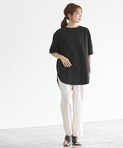 Pierrot(ピエロ)の「サイドスリットチュニックTシャツ(Tシャツ/カットソー・レディース・その他/ブラック/チャコールグレー/ベージュ系その他/オフホワイト・L/M)」の21枚目の写真