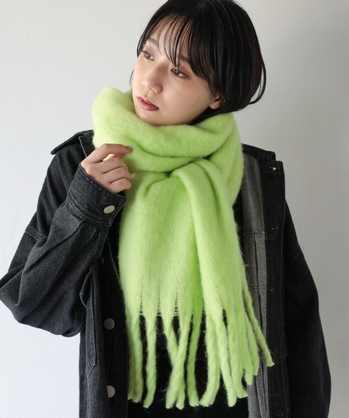PAGEBOY(ページボーイ)の「キモウカラーストール(ボリュームマフラー)(マフラー・レディース・パープル/ライム/モカ/グレイッシュベージュ・FREE)」の3枚目の写真