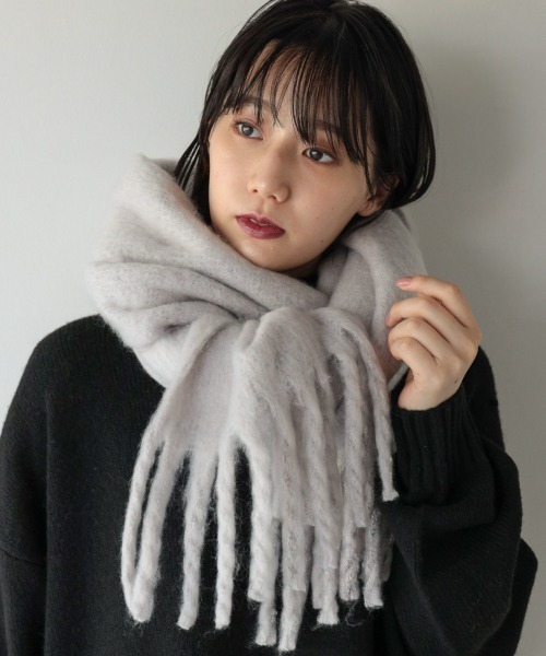 PAGEBOY(ページボーイ)の「キモウカラーストール(ボリュームマフラー)(マフラー・レディース・パープル/ライム/モカ/グレイッシュベージュ・FREE)」の2枚目の写真