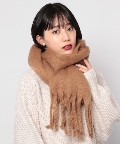 PAGEBOY(ページボーイ)の「キモウカラーストール(ボリュームマフラー)(マフラー・レディース・パープル/ライム/モカ/グレイッシュベージュ・FREE)」の1枚目の写真