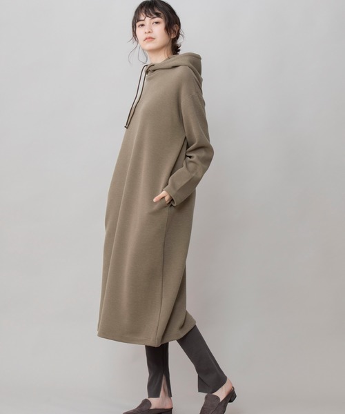 Munich(ミューニック)の「ウールミックスワッフル フーディーロングワンピース(ワンピース・レディース・ブラック/ベージュ/カーキ/アイボリー・FREE)」の6枚目の写真