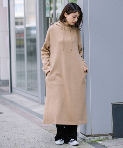 Munich(ミューニック)の「ウールミックスワッフル フーディーロングワンピース(ワンピース・レディース・ブラック/ベージュ/カーキ/アイボリー・FREE)」の12枚目の写真