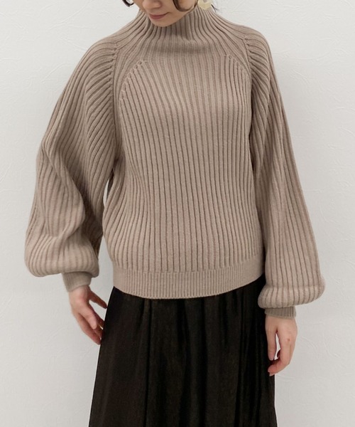 archives(アルシーヴ)の「ボリュームワイドリブニット(ニット/セーター・レディース・ベージュ/ブルー/アイボリー/マスタード/モカ・MEDIUM)」の4枚目の写真