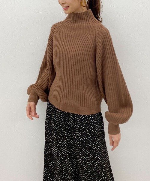 archives(アルシーヴ)の「ボリュームワイドリブニット(ニット/セーター・レディース・ベージュ/ブルー/アイボリー/マスタード/モカ・MEDIUM)」の3枚目の写真