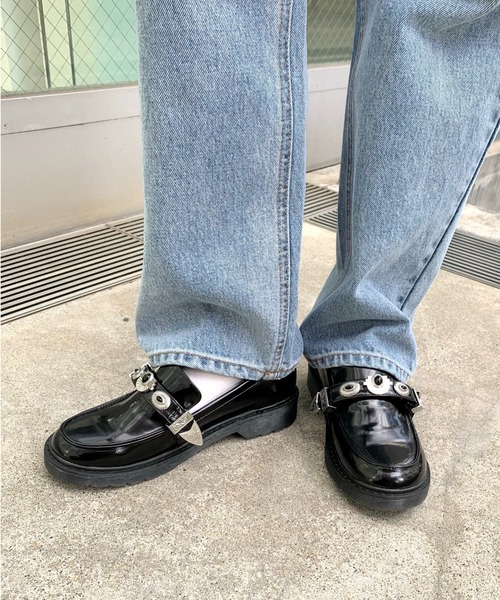 WHO'S WHO gallery(フーズフーギャラリー)の「マニッシュコンチョローファー(ローファー・レディース・ダークグリーン/ブラック系その他・MEDIUM/LARGE)」の1枚目の写真