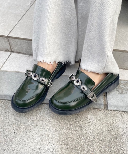 WHO'S WHO gallery(フーズフーギャラリー)の「マニッシュコンチョローファー(ローファー・レディース・ダークグリーン/ブラック系その他・MEDIUM/LARGE)」の22枚目の写真