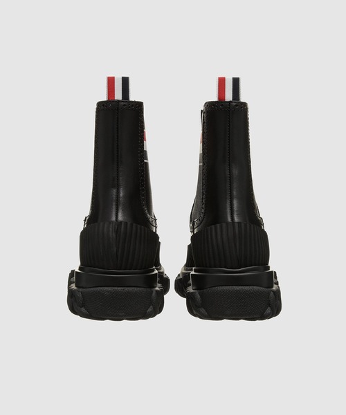 THOM BROWNE（トムブラウン）の「CHELSEA DUCK BOOT W/ RUBBER SOLE IN RWB STRIPE ELASTIC IN CALF LEATHER（ブーツ・メンズ・ブラック・8.5/9.5/7.5）」の4枚目の写真
