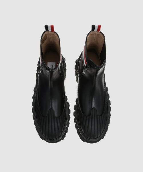 THOM BROWNE（トムブラウン）の「CHELSEA DUCK BOOT W/ RUBBER SOLE IN RWB STRIPE ELASTIC IN CALF LEATHER（ブーツ・メンズ・ブラック・8.5/9.5/7.5）」の5枚目の写真