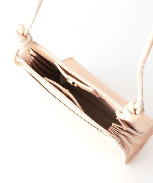 BEAUTY&YOUTH UNITED ARROWS（ビューティーアンドユースユナイテッドアローズ）の「BY レザースクエアベローズショルダーバッグ（ショルダーバッグ・レディース・ブラック/ベージュ/ライトピンク/ライム/オフホワイト・FREE）」の8枚目の写真