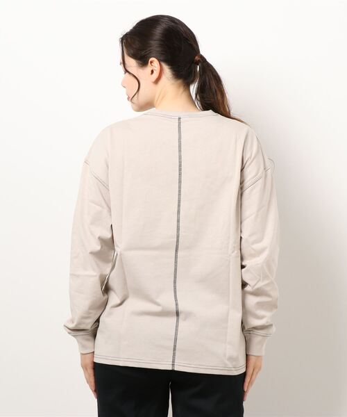 SPINNS（スピンズ）の「薔薇プリント ステッチデザインロンT（Tシャツ/カットソー・レディース・オフホワイト/グレイッシュベージュ/チャコール・ONESIZE）」の5枚目の写真