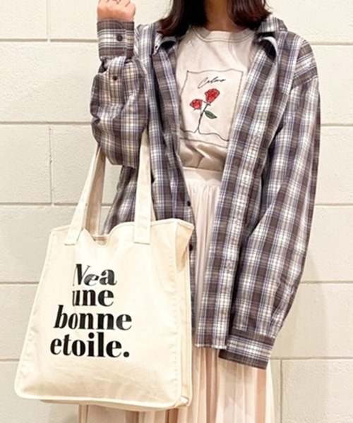 SPINNS（スピンズ）の「薔薇プリント ステッチデザインロンT（Tシャツ/カットソー・レディース・オフホワイト/グレイッシュベージュ/チャコール・ONESIZE）」の11枚目の写真