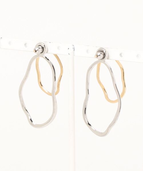 UNRELISH（アンレリッシュ）の「楕円ニュアンスピアス（ピアス（両耳用）・レディース・シルバー・FREE）」の2枚目の写真