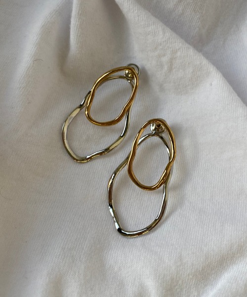 UNRELISH（アンレリッシュ）の「楕円ニュアンスピアス（ピアス（両耳用）・レディース・シルバー・FREE）」の1枚目の写真