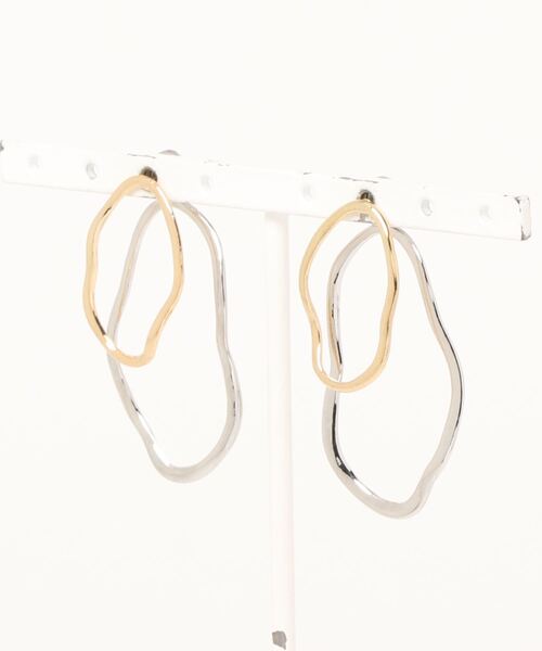 UNRELISH（アンレリッシュ）の「楕円ニュアンスピアス（ピアス（両耳用）・レディース・シルバー・FREE）」の7枚目の写真