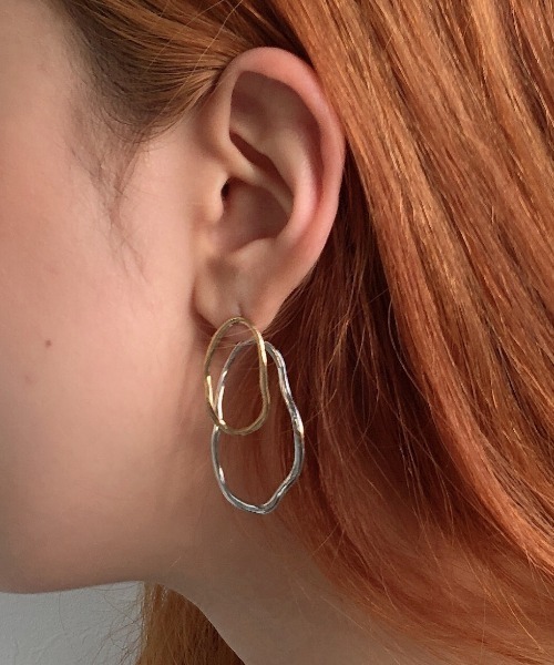 UNRELISH（アンレリッシュ）の「楕円ニュアンスピアス（ピアス（両耳用）・レディース・シルバー・FREE）」の8枚目の写真