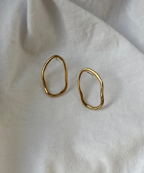 UNRELISH（アンレリッシュ）の「楕円ニュアンスピアス（ピアス（両耳用）・レディース・シルバー・FREE）」の6枚目の写真