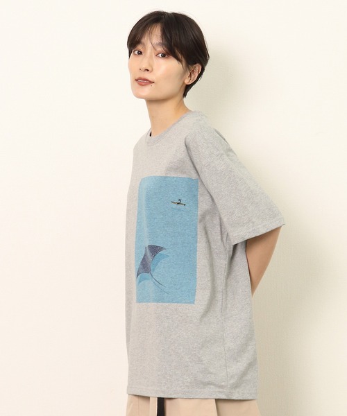 Jonas Claesson（ジョナスクレアッソン）の「【 JONAS CLAESSON / ジョナス・クレアッソン 】EAGLE RAY プリント半袖Tシャツ NSB（Tシャツ/カットソー・メンズ・ネイビー/グレー/ホワイト・M/XS/L）」の7枚目の写真