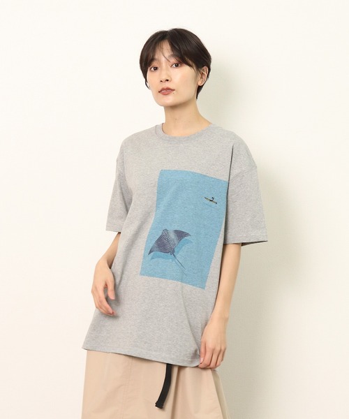 Jonas Claesson（ジョナスクレアッソン）の「【 JONAS CLAESSON / ジョナス・クレアッソン 】EAGLE RAY プリント半袖Tシャツ NSB（Tシャツ/カットソー・メンズ・ネイビー/グレー/ホワイト・M/XS/L）」の11枚目の写真