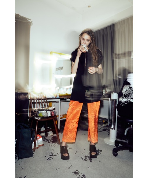 SLY（スライ）の「AURORA SHEER PT オーロラ シアー パンツ（スラックス・レディース・ベージュ/オレンジ・1/2）」の22枚目の写真