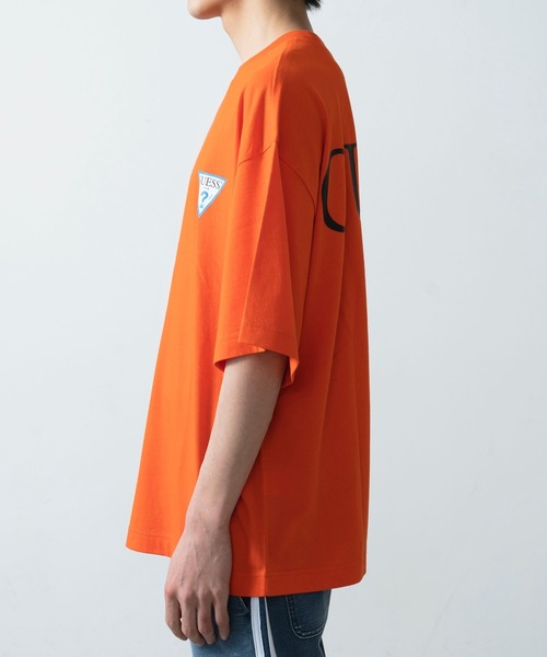 Guess（ゲス）の「∴WEGO/別注GUESSカラーロゴビッグシルエット半袖Tシャツ（Tシャツ/カットソー・メンズ・イエロー/オレンジ/スミクロ/ホワイト・LARGE/MEDIUM）」の10枚目の写真