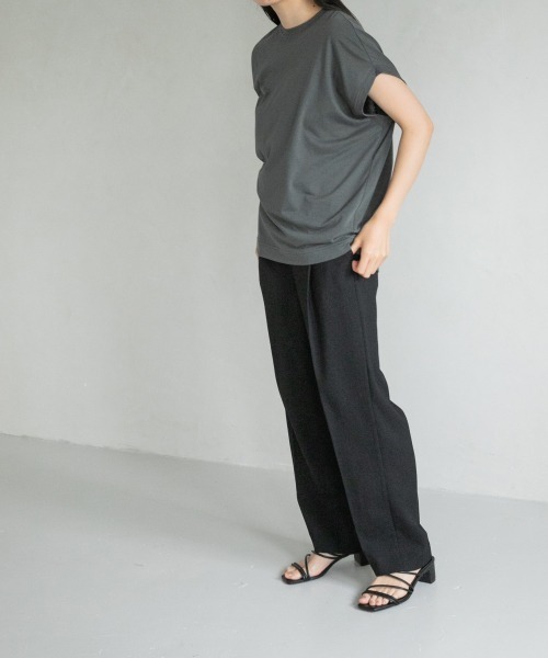 yuw(ユウ)の「リネンライクオックステーパード 953020(その他パンツ・レディース・ベージュ/ブラック/グリーン・LARGE/MEDIUM)」の4枚目の写真