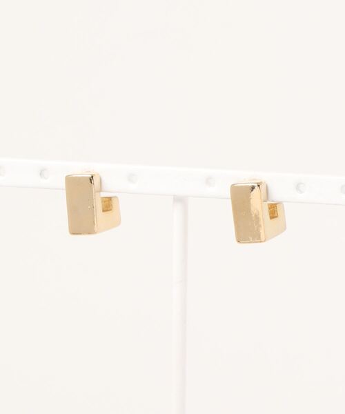 SALON（サロン）の「高級感漂うぽってりスクエアピアス（ピアス（両耳用）・レディース・シルバー/ゴールド・FREE）」の12枚目の写真